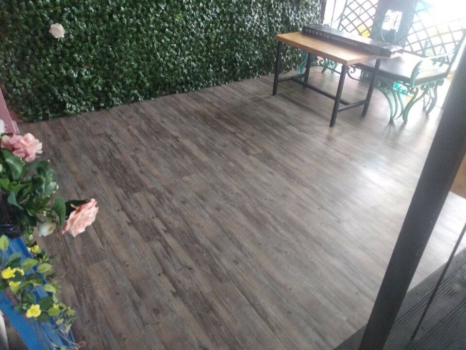 sàn nhựa vinyl giá rẻ